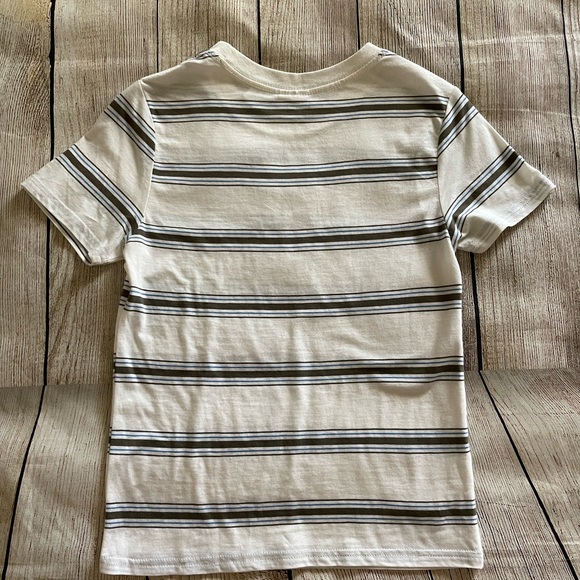 NWT Tilly’s t-shirt - Picture 6 of 8